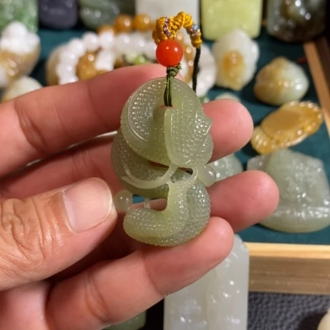 颈饰未镶嵌和田玉