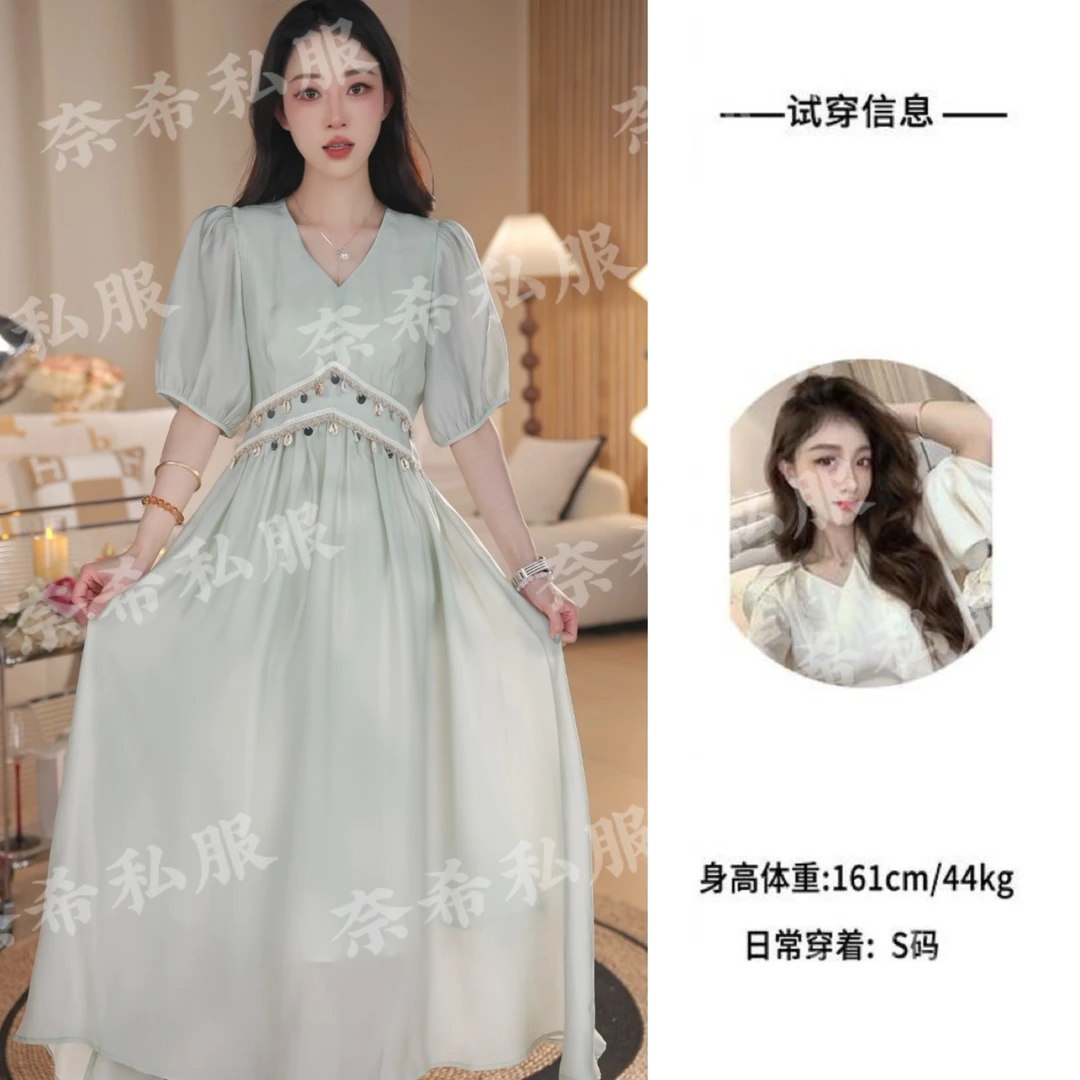 【奈希私服】流光溢彩时尚设计感亮片点缀收腰V领中长款连衣裙