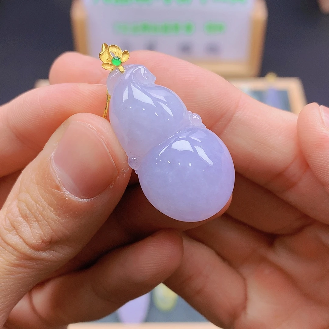 翡翠18K金镶嵌颈饰翡翠