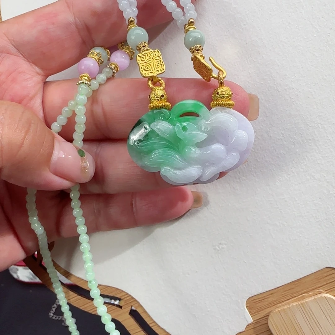 翡翠未镶嵌颈饰仿古