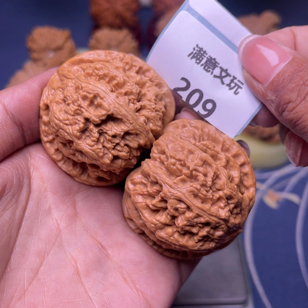 文玩核桃吊坠46粗筋209