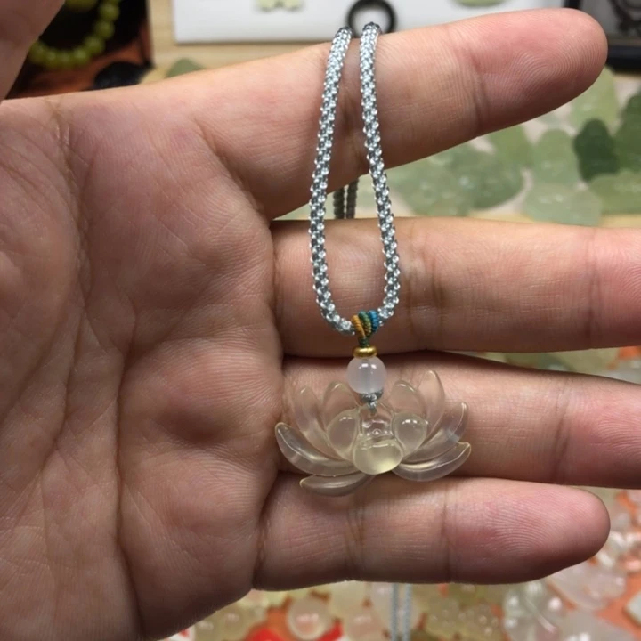 蛇纹石玉未镶嵌颈饰风*困