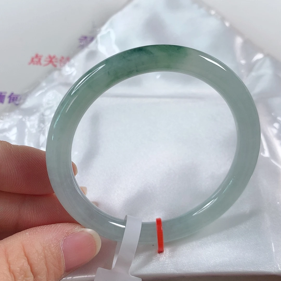 翡翠手镯未镶嵌①④⑦