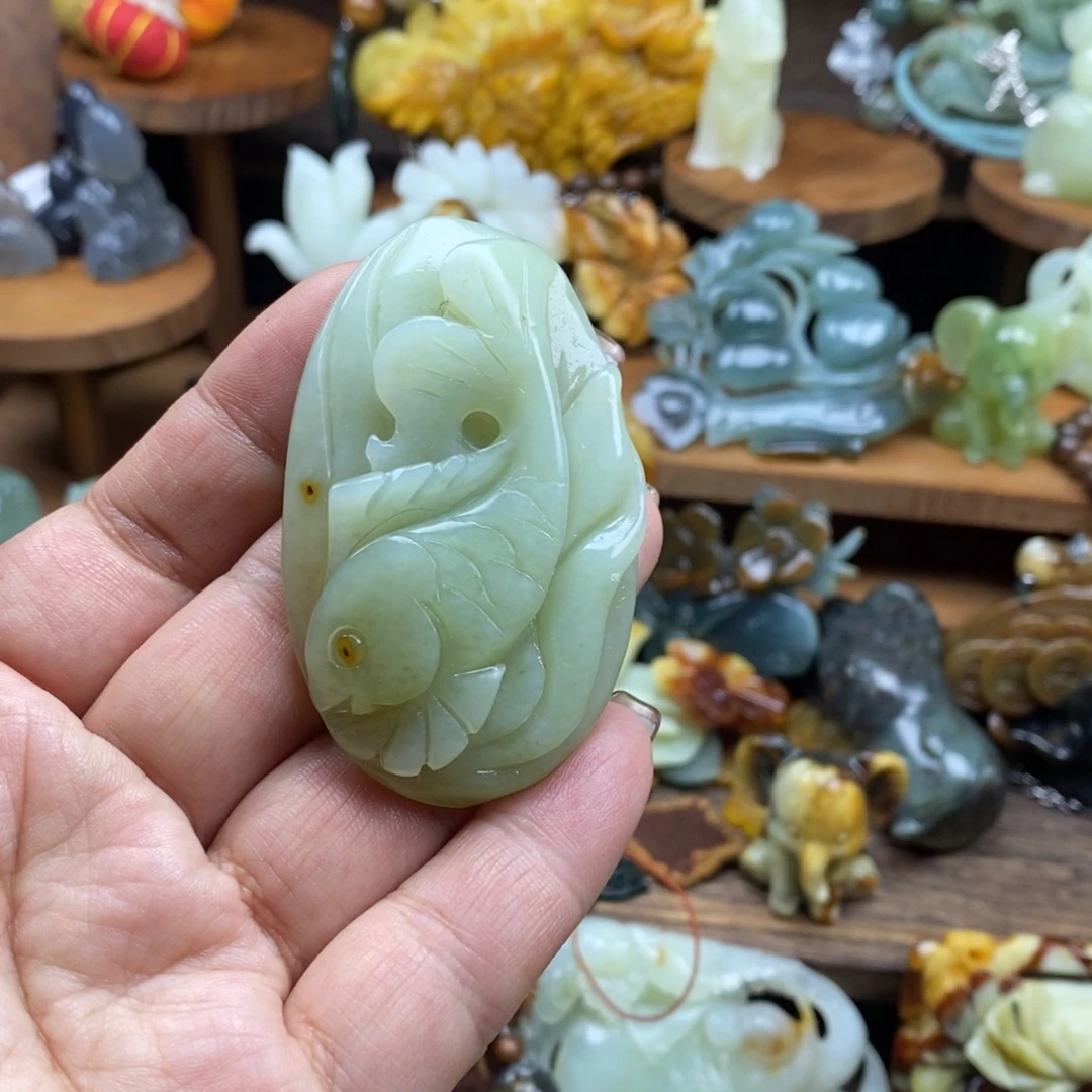 蛇纹石玉未镶嵌吊坠(赠链)