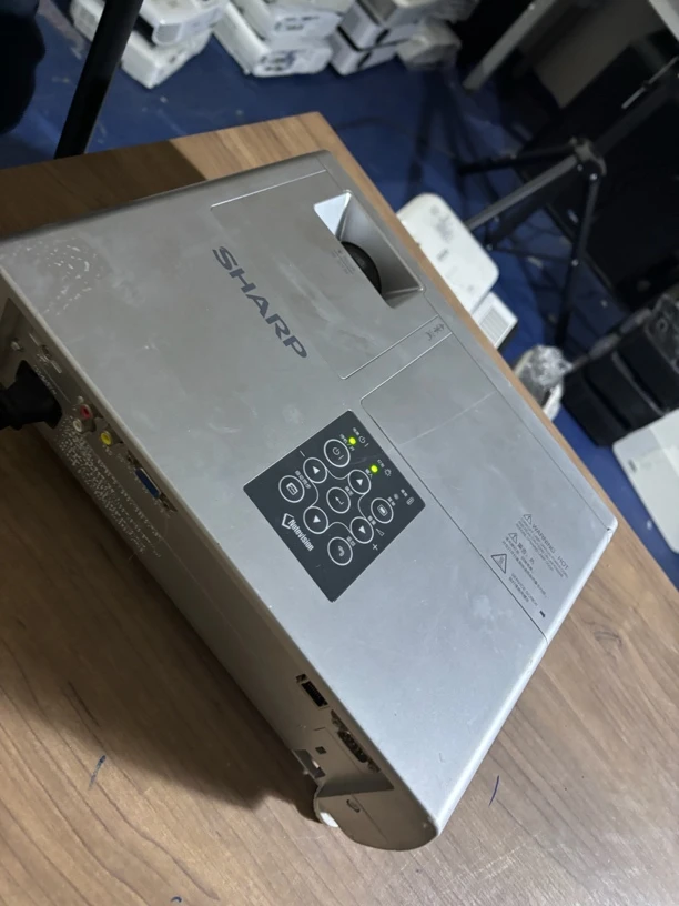 9新 Sharp/夏普 二手 夏普投影仪 运费自理