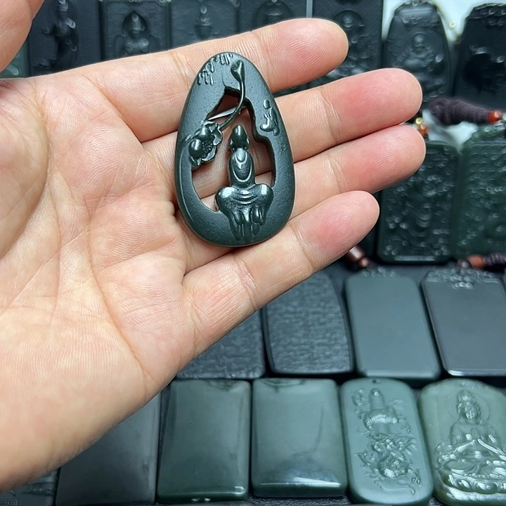 `***和田玉（青玉）未镶嵌颈饰