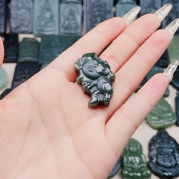 和田玉未镶嵌颈饰