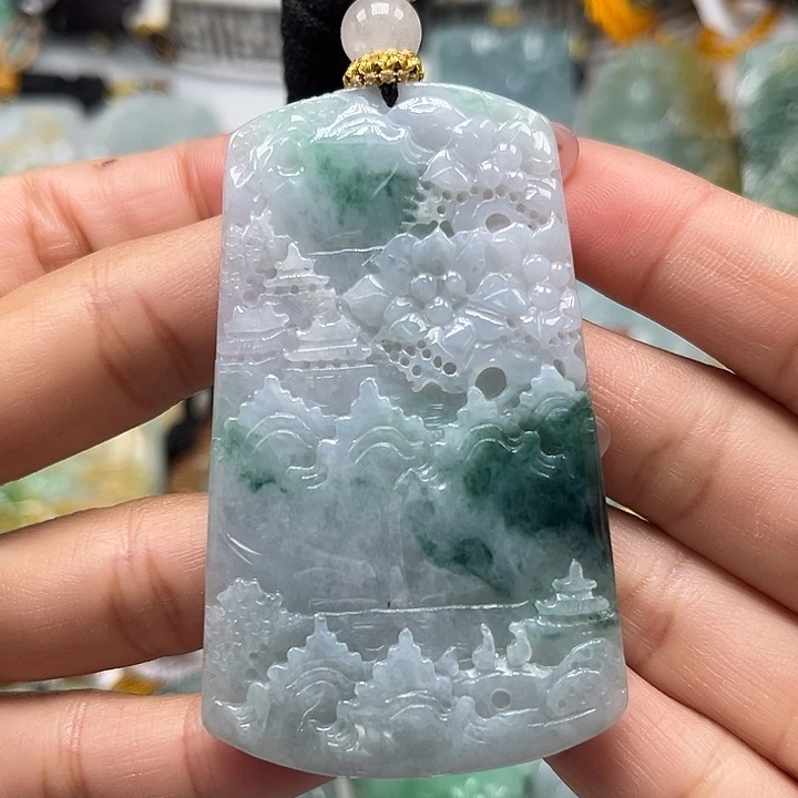 翡翠未镶嵌颈饰山水牌