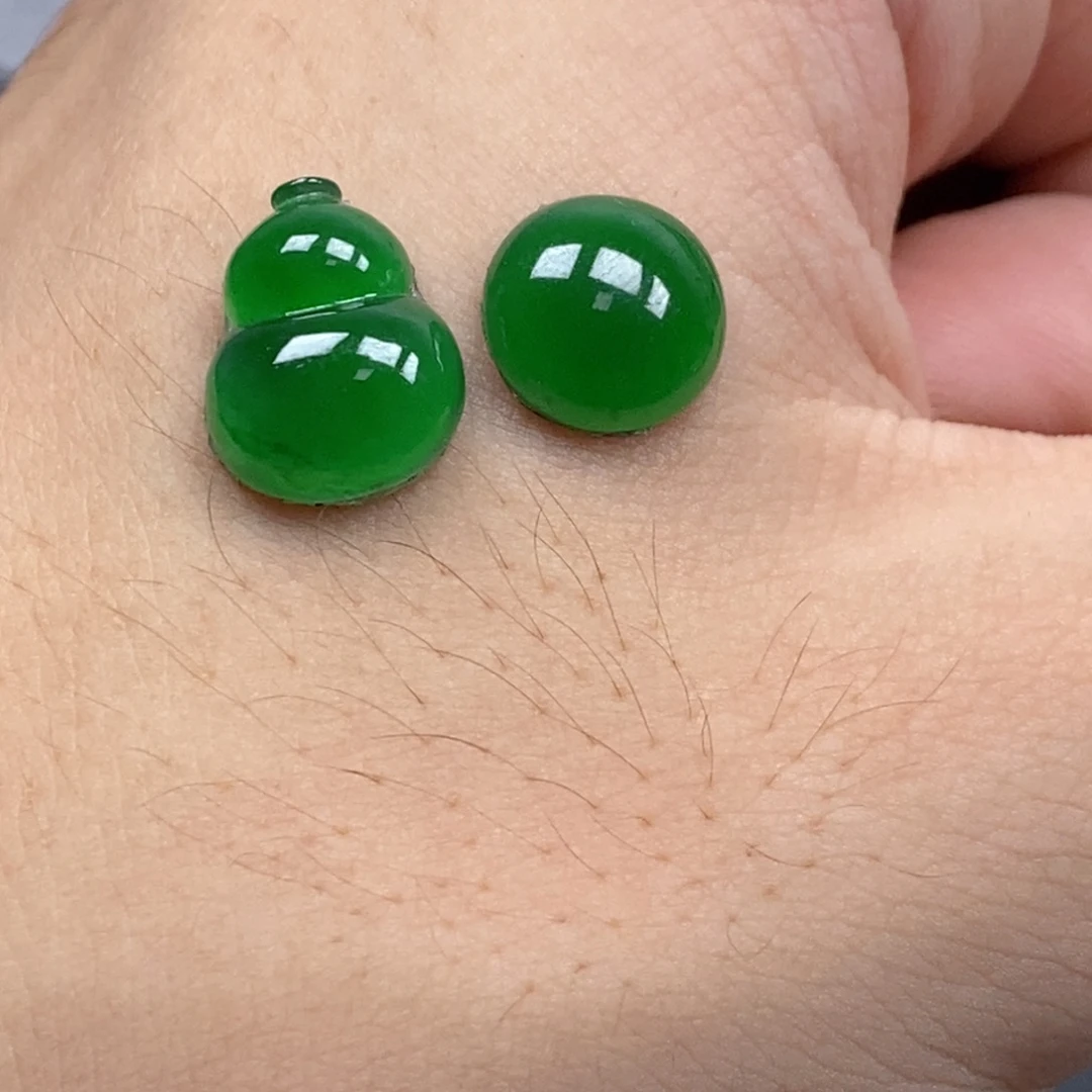 小***蕾翡翠未镶嵌项圈裸石