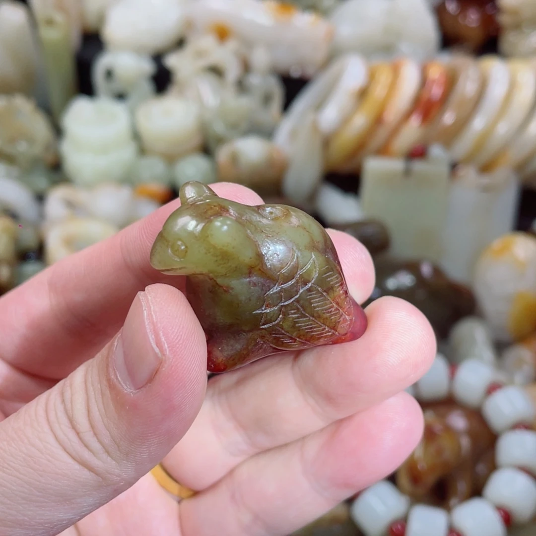 和田玉未镶嵌把件