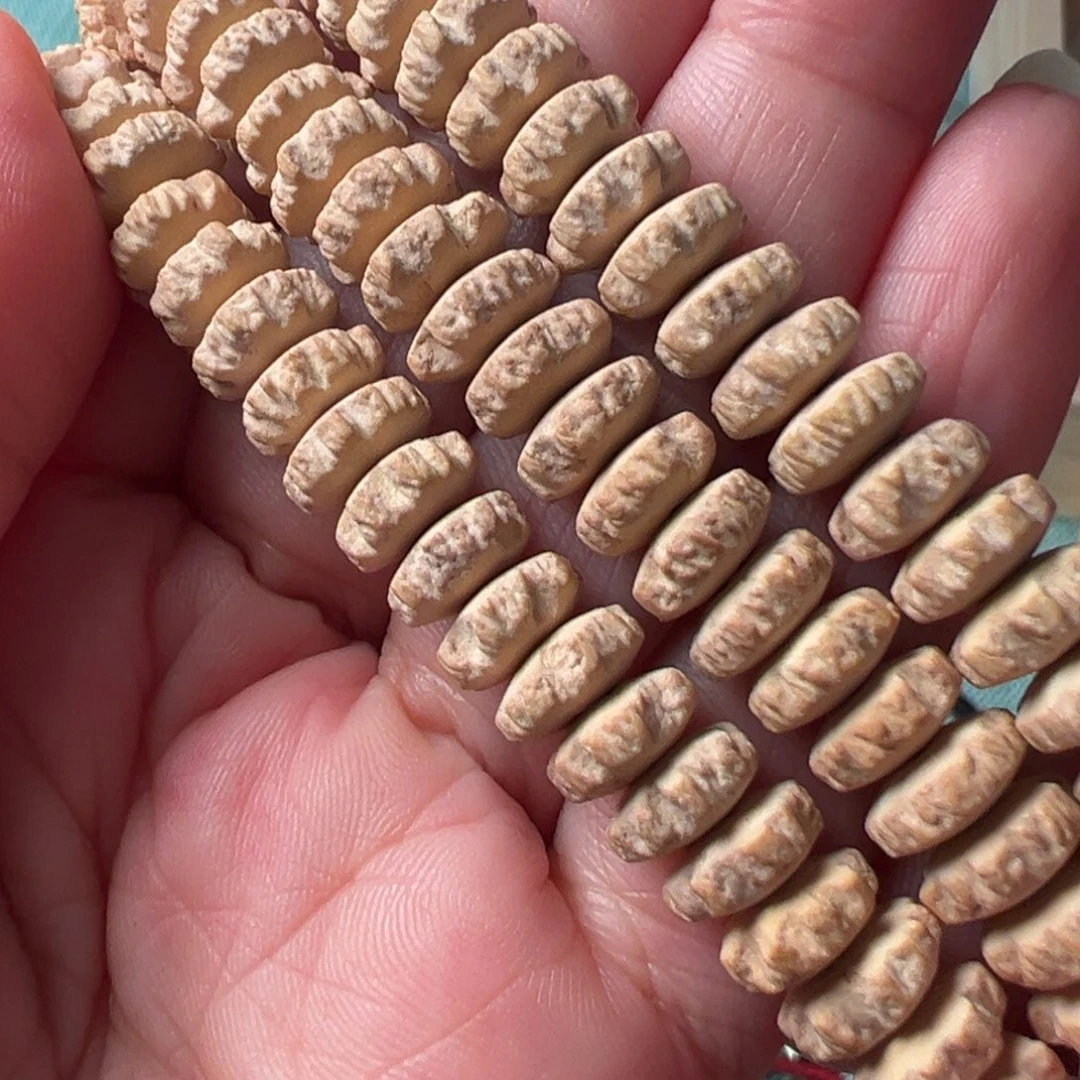 小***.吊坠柏香籽/百香籽F13