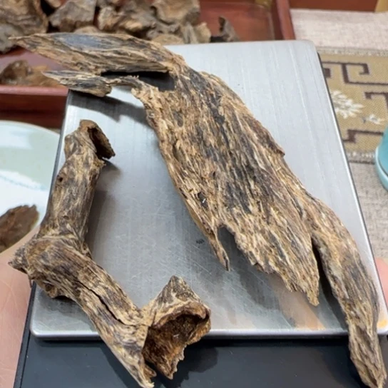 沉香摆件香港沉水树根油6.6克