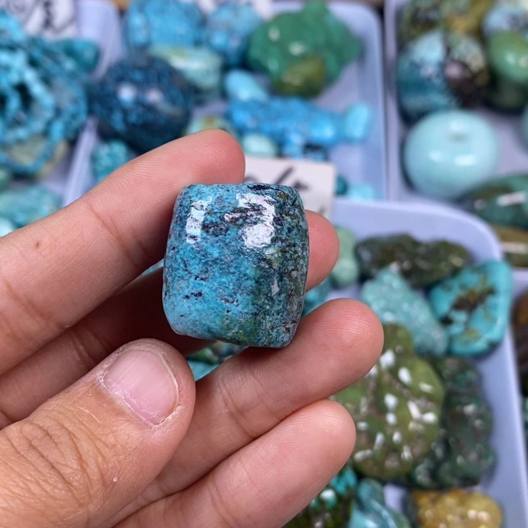 绿松石未镶嵌颈饰