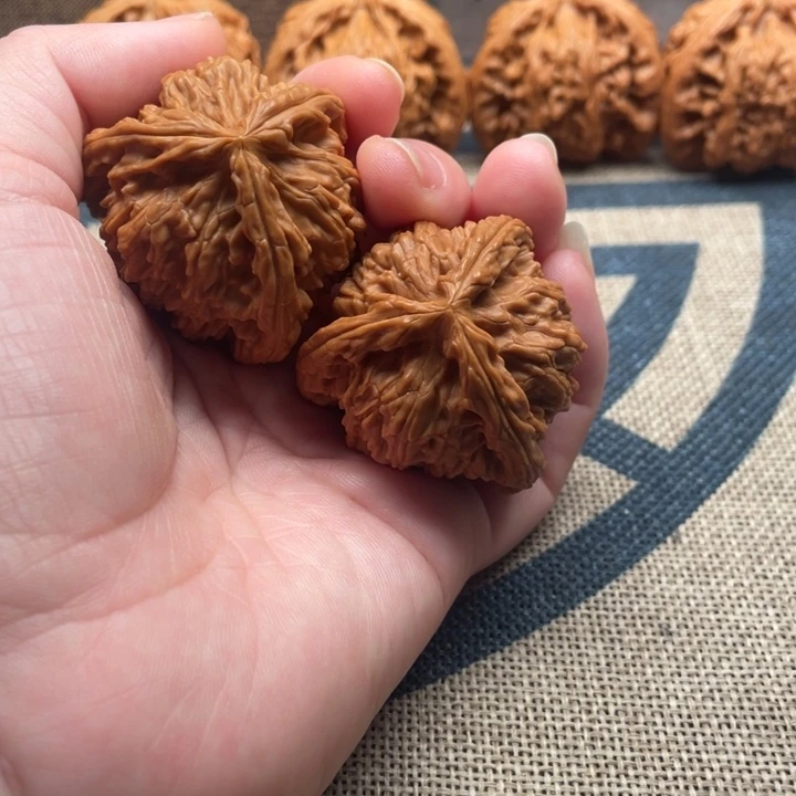 0***.核桃白狮子39核桃