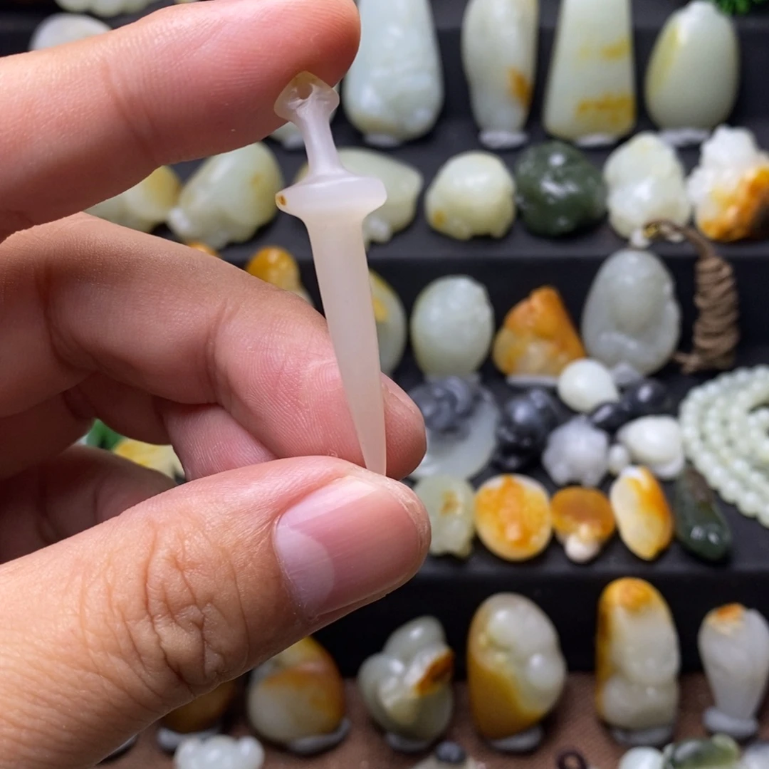 和田玉未镶嵌挂件