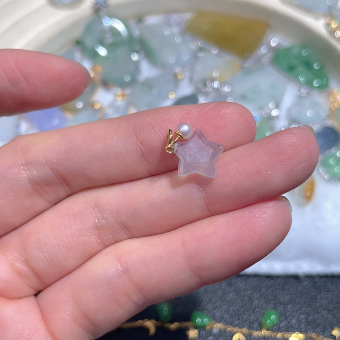 翡翠颈饰18K金镶嵌翡翠