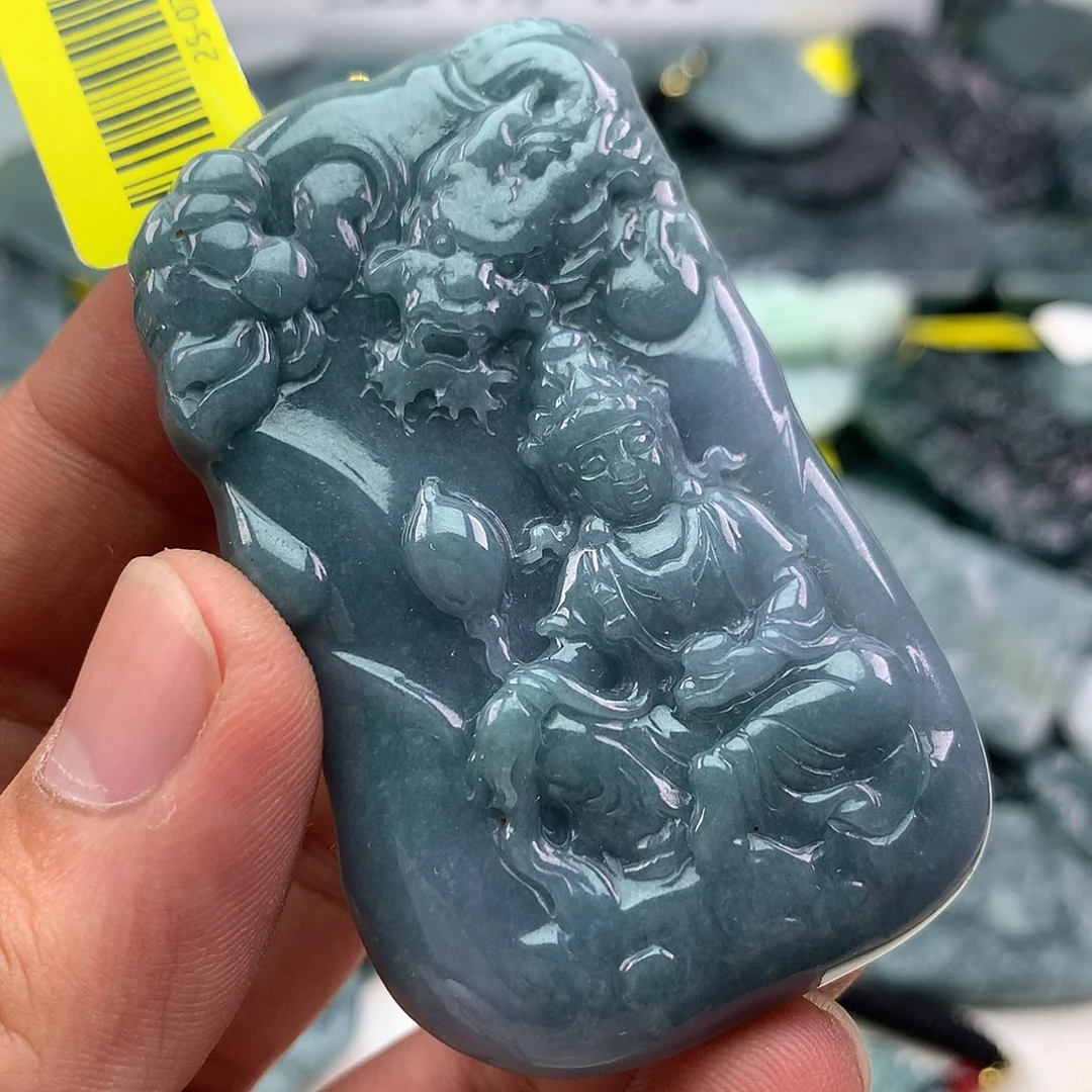 翡翠未镶嵌颈饰观音