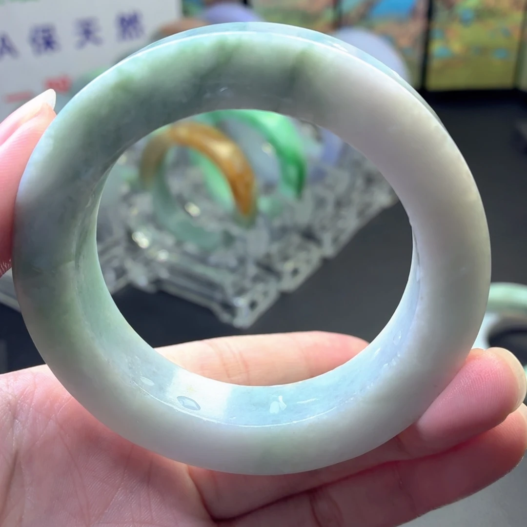 定制翡翠未镶嵌翡翠种老肉细飘花