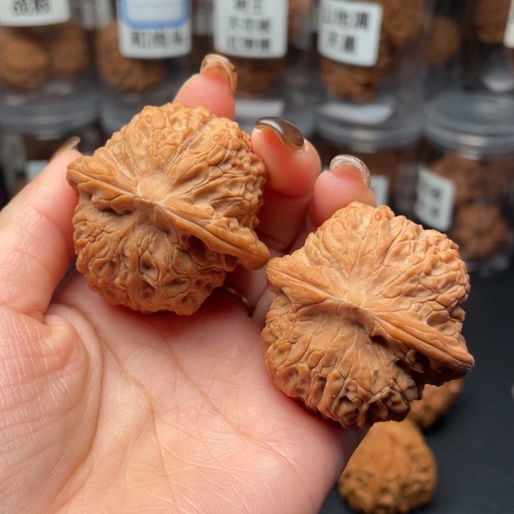 没***干文玩核桃吊坠血麒麟