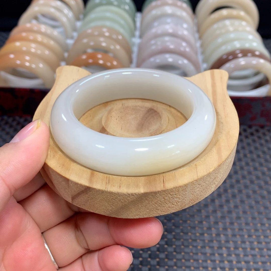 石英质玉（佘太翠）未镶嵌手镯漏55.9白飘黄12号