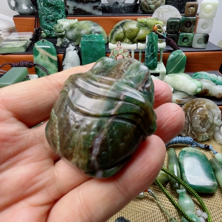 独山玉未镶嵌珠宝半成品