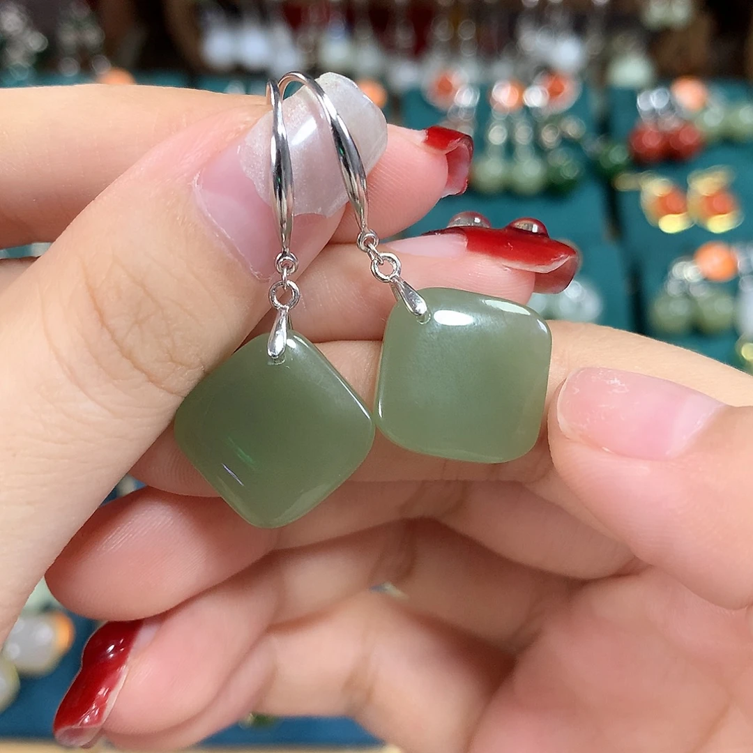 和田玉银S925镶嵌耳饰方糖卡15左右