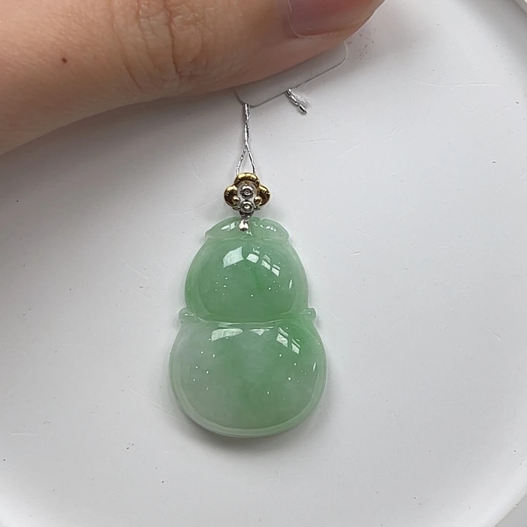 翡翠18K金镶嵌颈饰葫芦YM1178-4