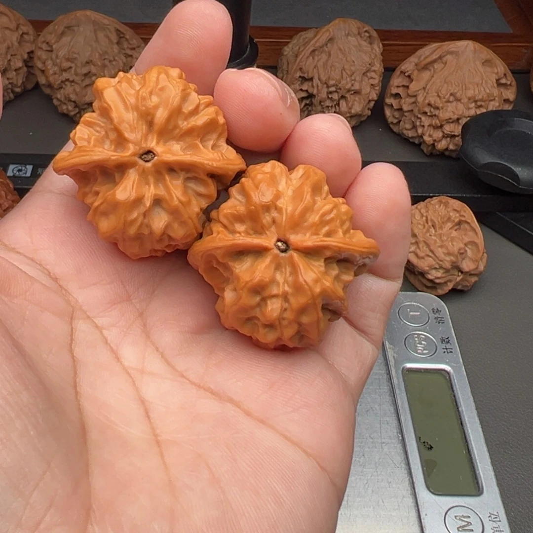 给****把件文玩核桃磐石