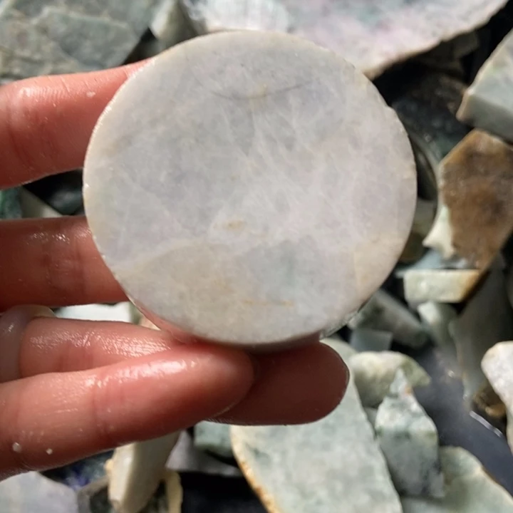 翡翠颈饰未镶嵌天然翡翠