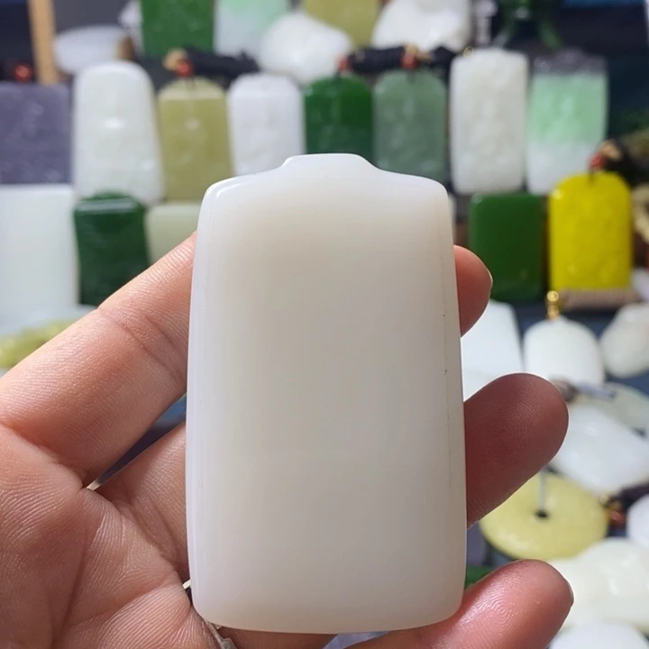 吊坠(赠链)未镶嵌和田玉