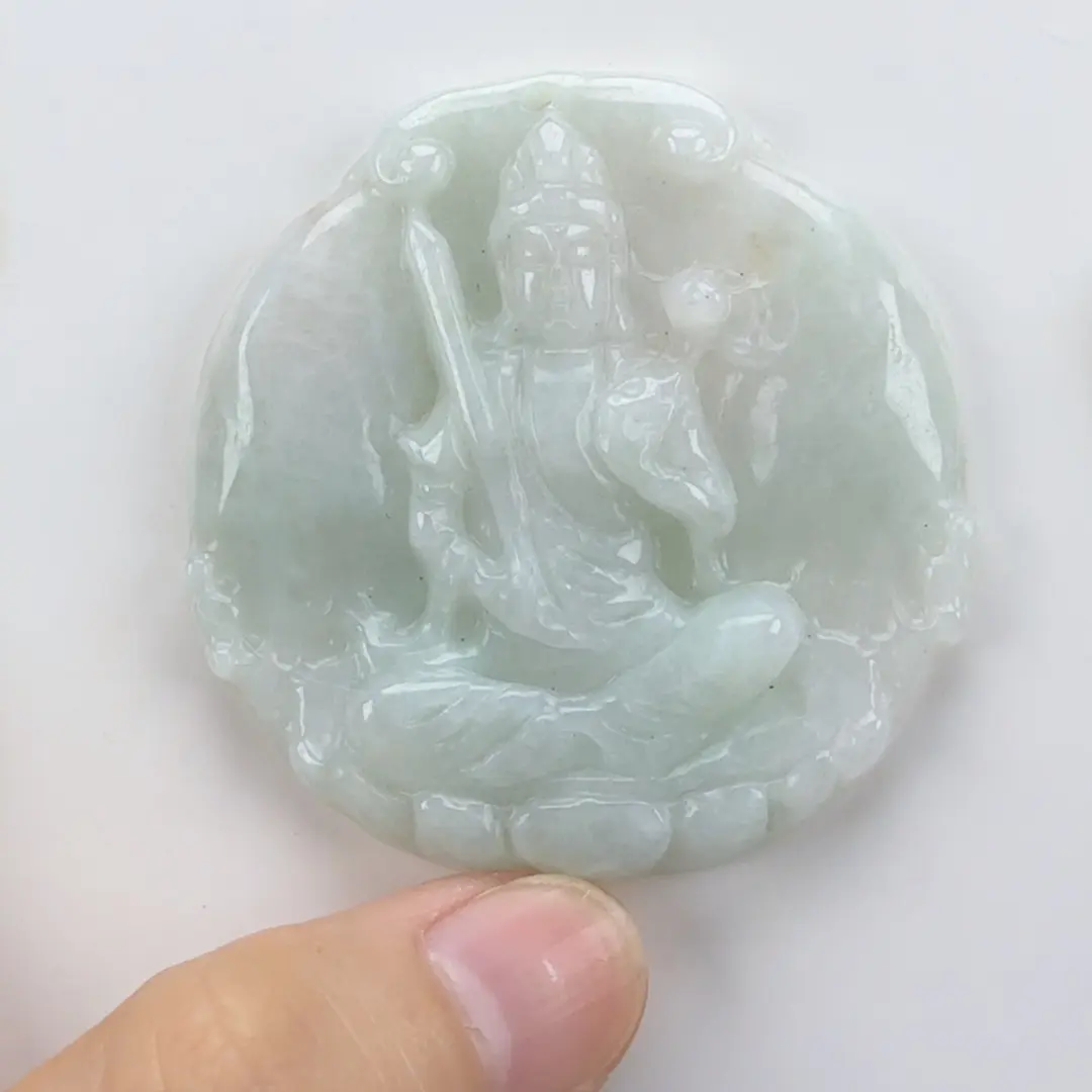 翡翠挂件未镶嵌翡翠