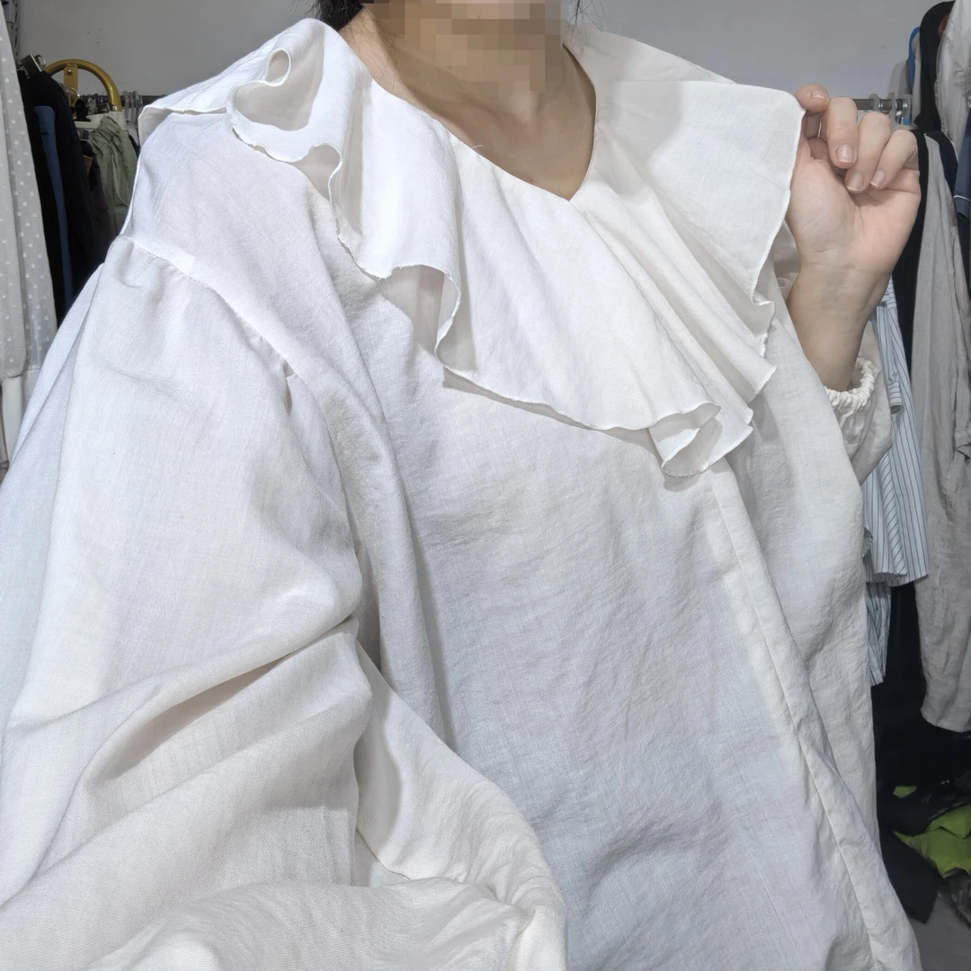 新款荷叶边大V领甜美气质宽松款百搭衬衫