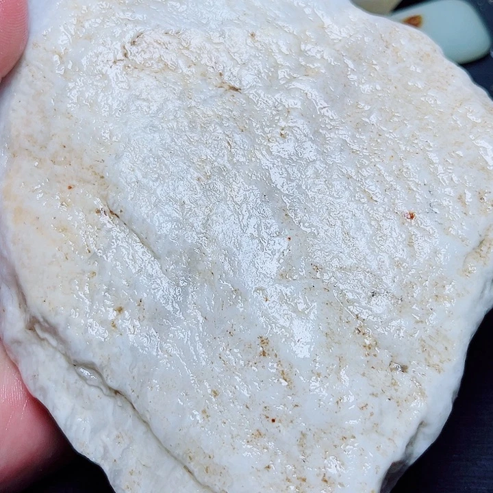 和田玉（糖玉）未镶嵌珠宝奇石