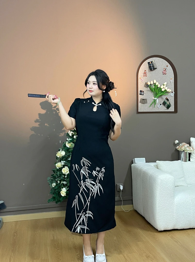 码加加37241大码旗袍新中式改良旗袍气质竹叶刺绣大码连衣裙