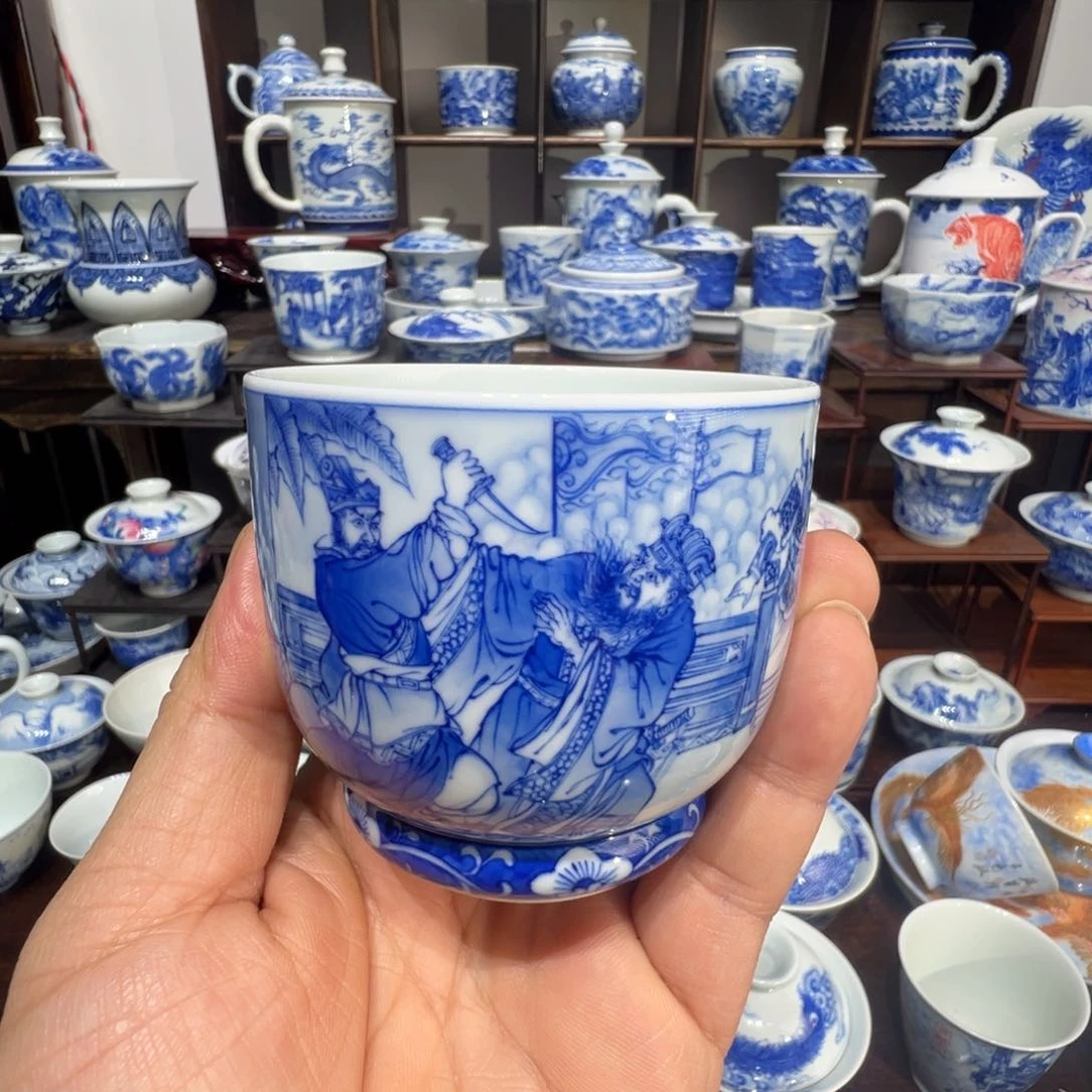 五孚刺董卓青花主人杯