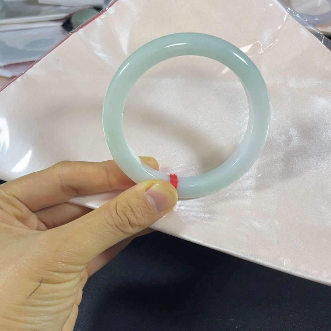 未镶嵌手镯翡翠天然翡翠手镯