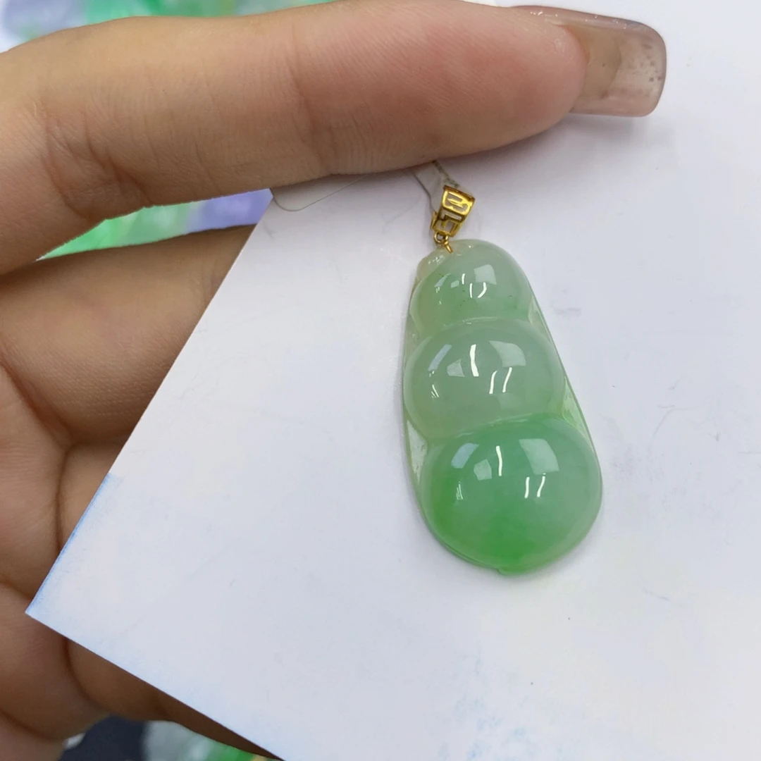 翡翠18K金镶嵌颈饰翡翠
