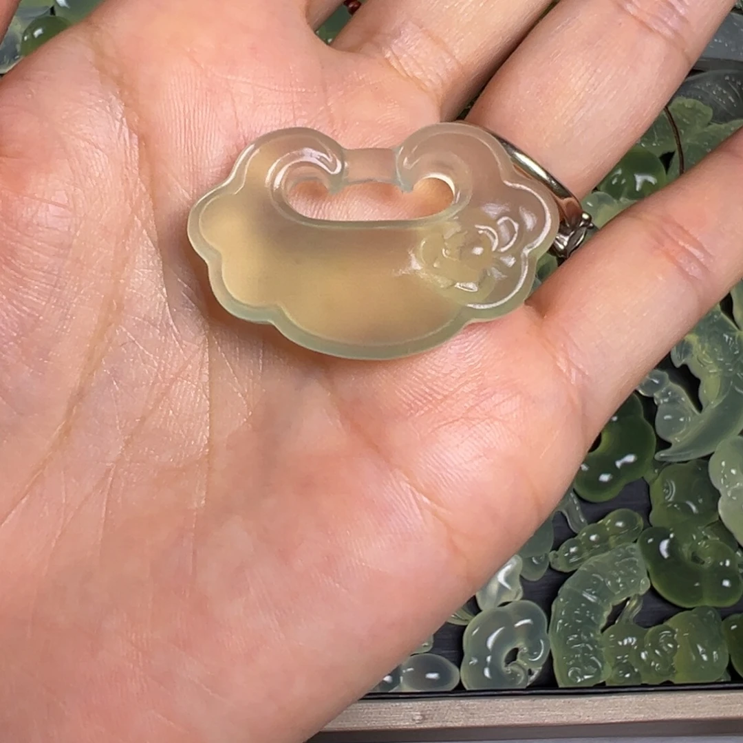 小****蛇纹石玉未镶嵌颈饰