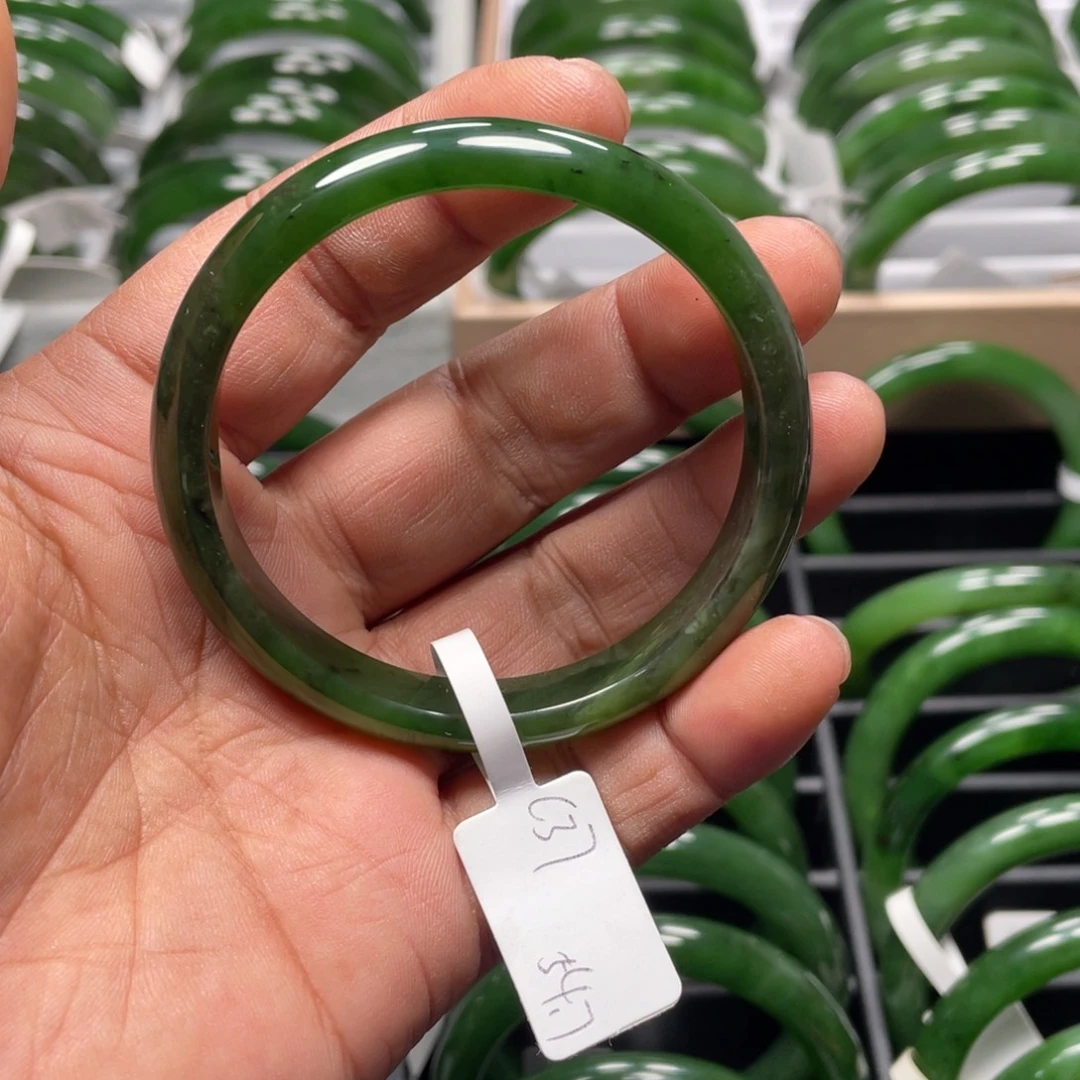 和田玉（碧玉）未镶嵌手镯