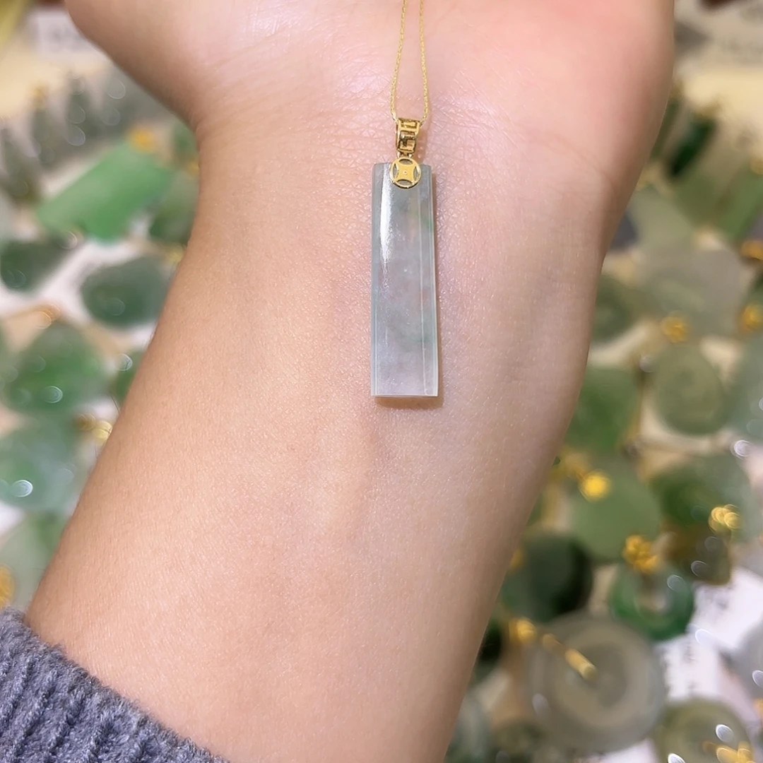 翡翠18K金镶嵌颈饰无事柱