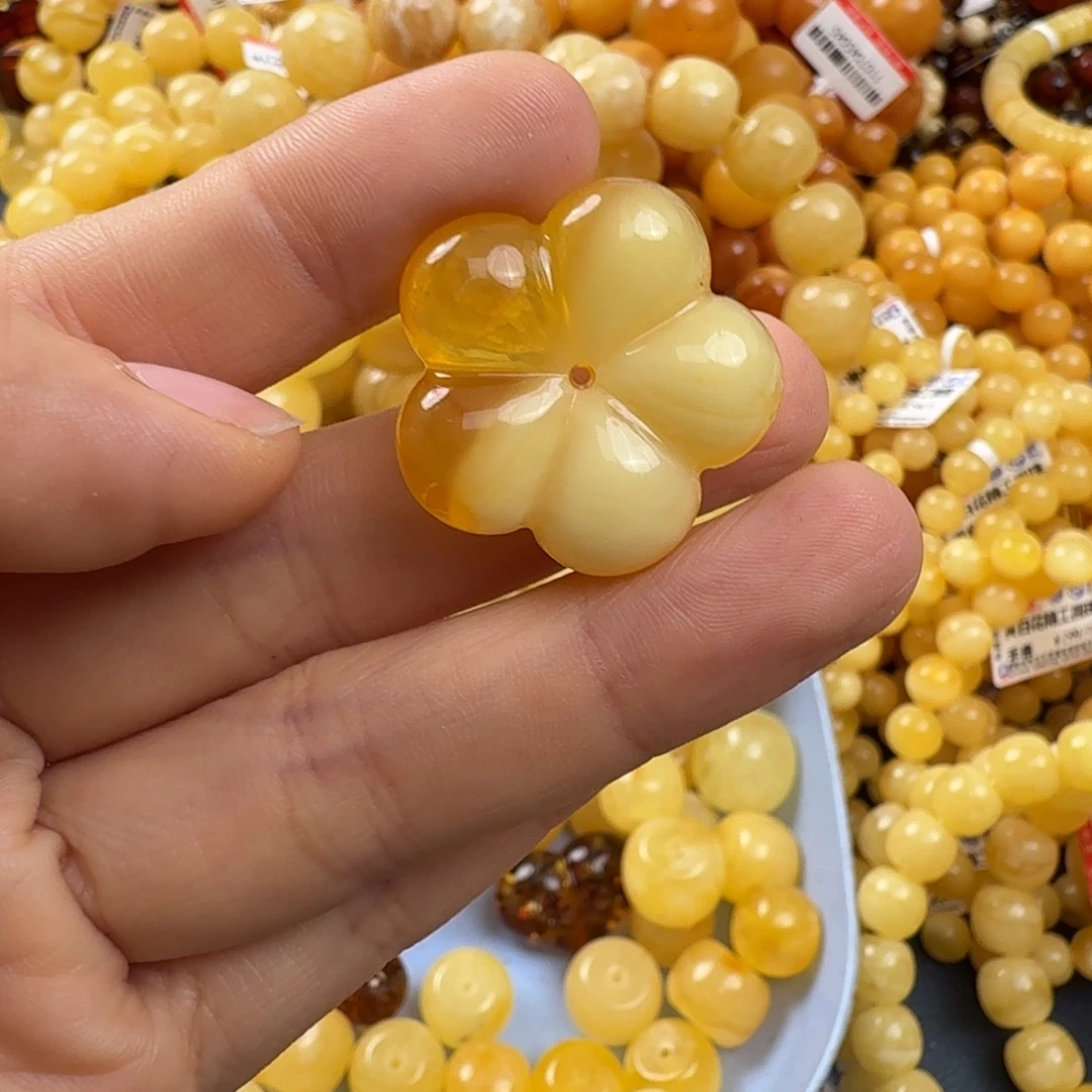 琥珀未镶嵌珠宝奇石