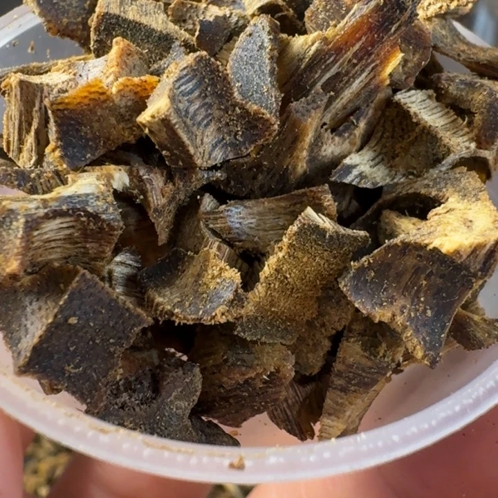 沉香蓝宝石车珠子边角料 100 克