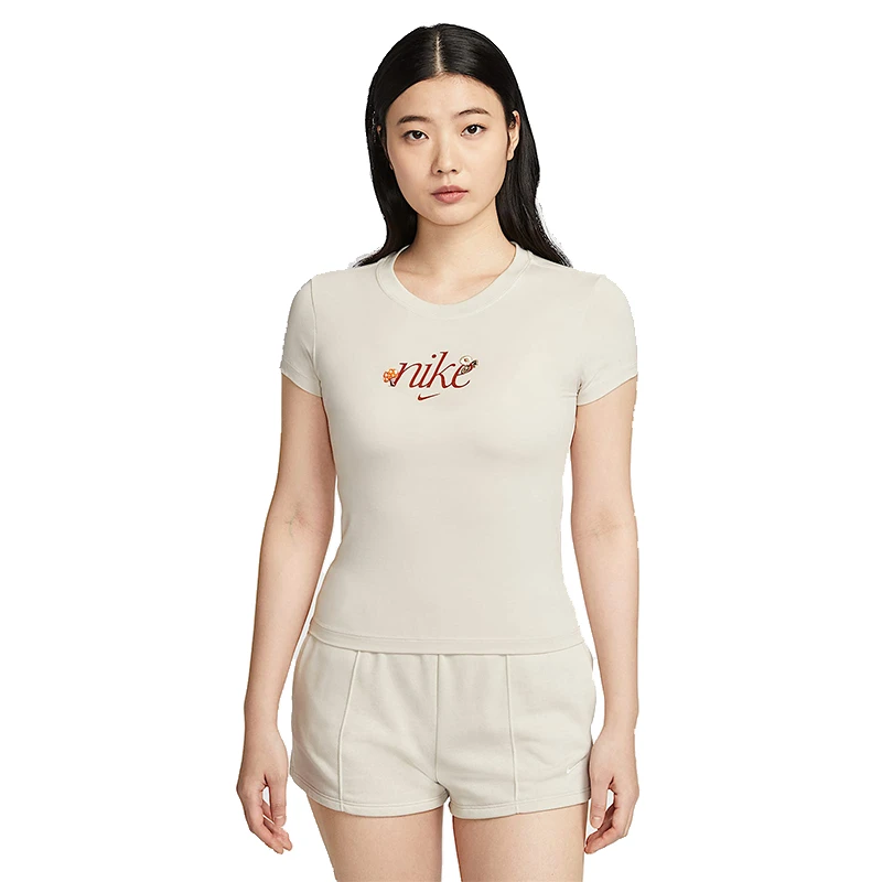 NIKE耐克女子运动短T恤HF9723-104