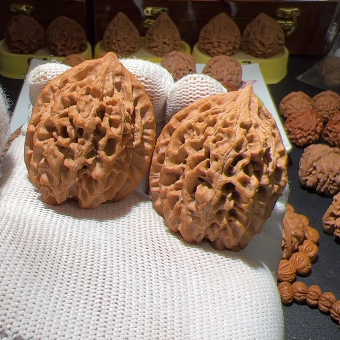 文玩核桃把件天**客花和尚