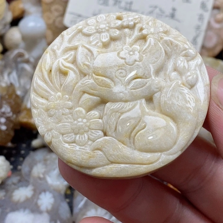 颈饰未镶嵌硅化珊瑚（珊瑚玉）