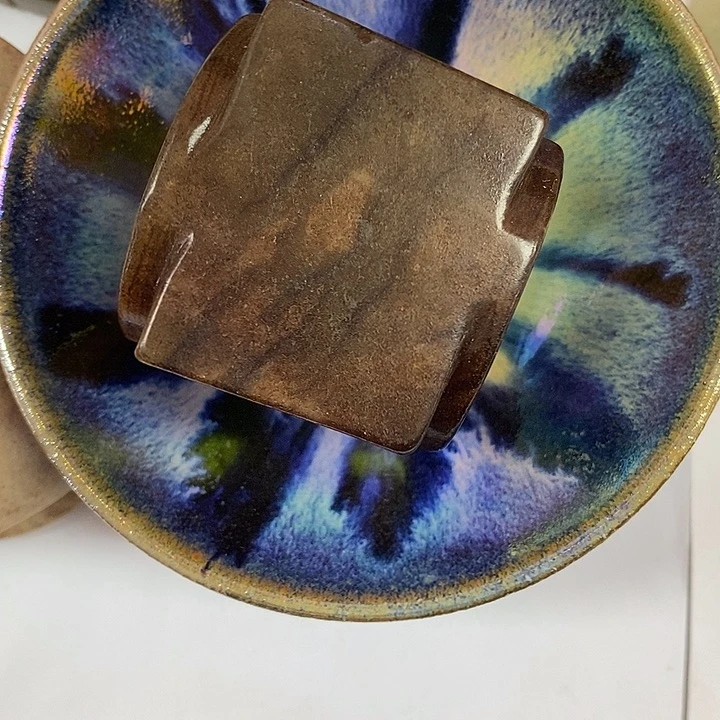 瓷片瓷器trfhijjjgf