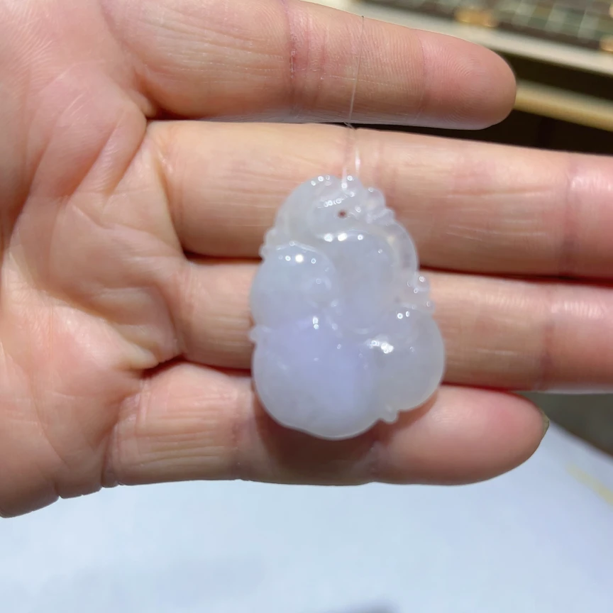 缅甸翡翠A货冰淡紫如意吊坠
