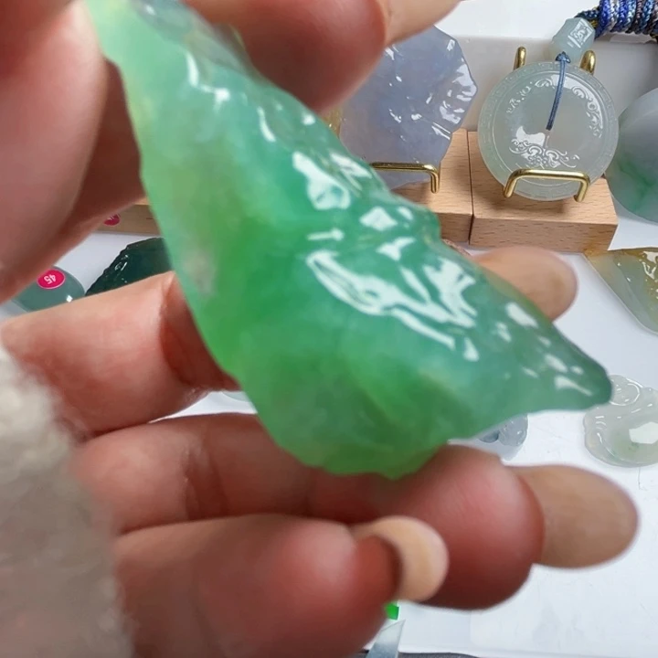 翡翠未镶嵌颈饰天然翡翠