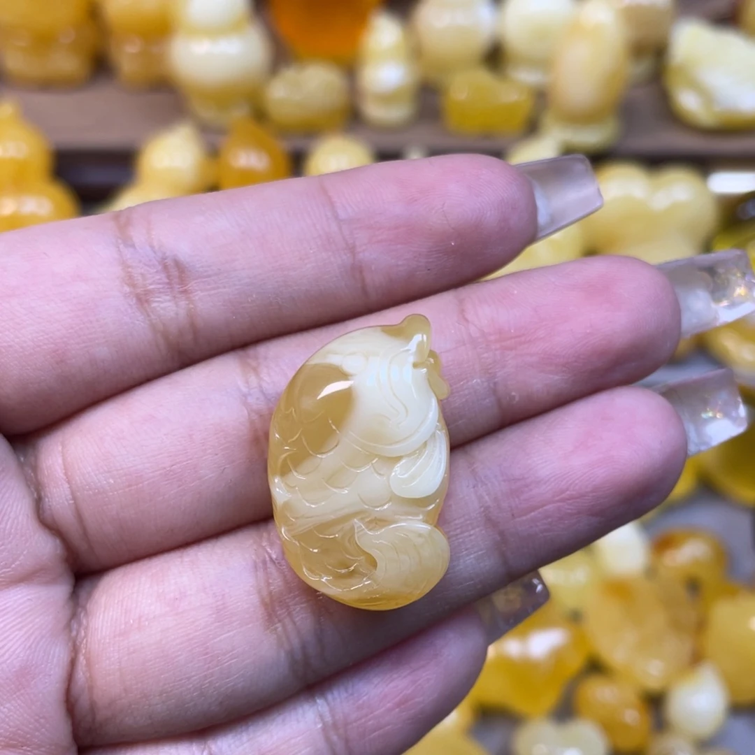 琥珀未镶嵌珠宝奇石