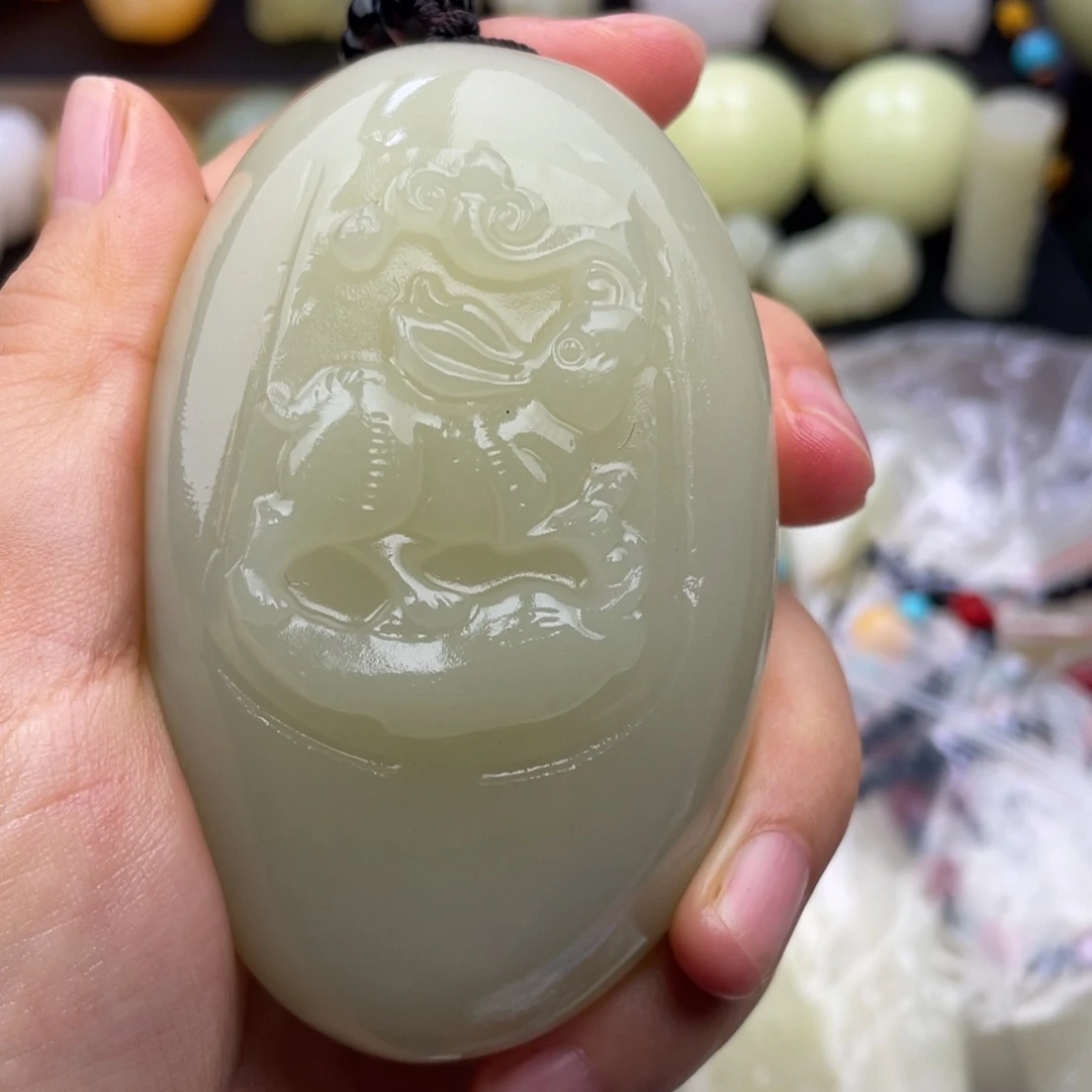 石材程**哥天然古青石手把件